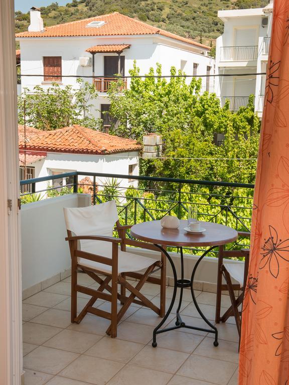 Porto Xronia Aparthotel Khronia Bagian luar foto